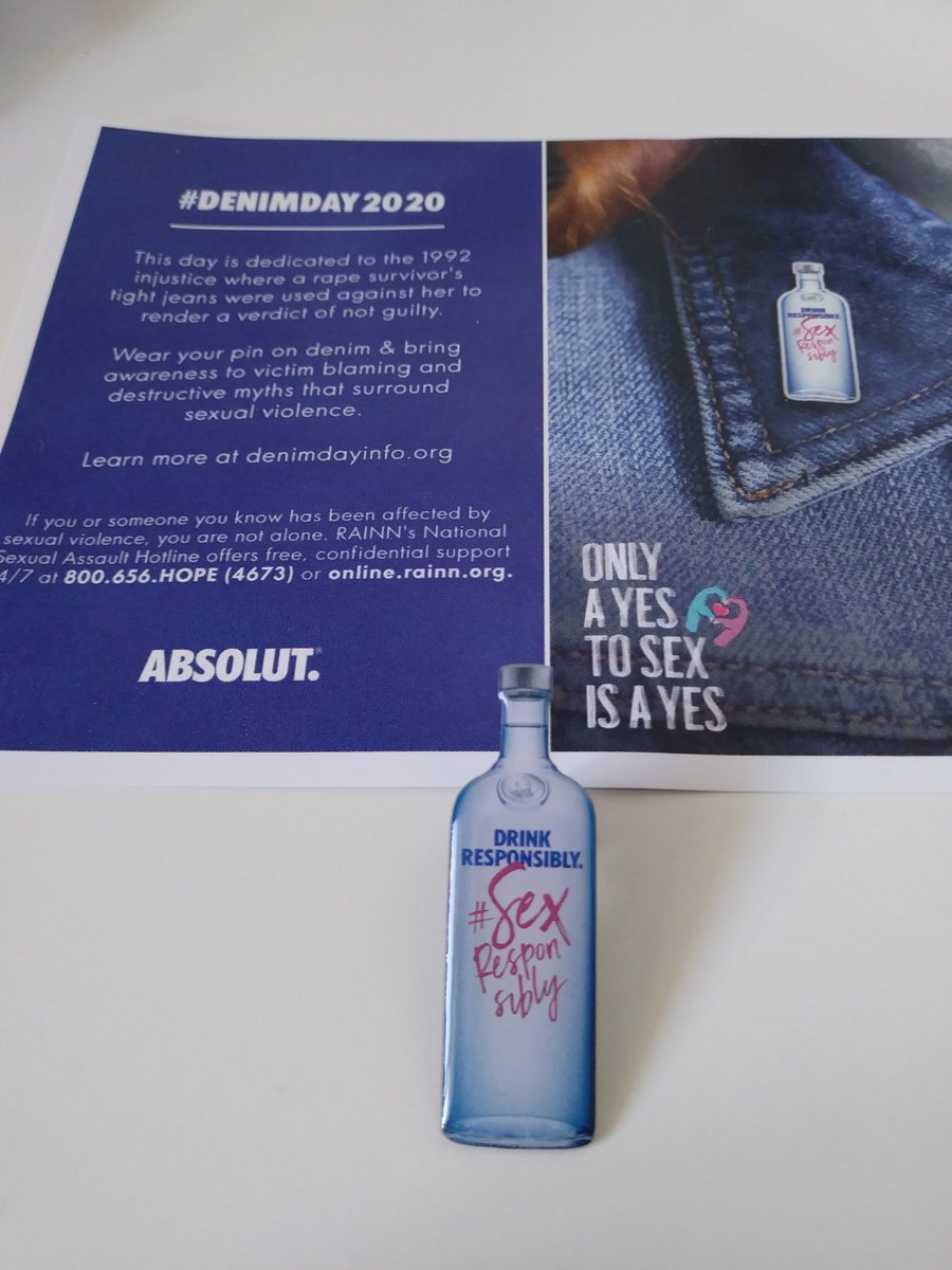 luciana_peter1's tweet photo. Thanks @ABSOLUTvodka_US #sexresponsibly my pin is so beautiful๐ #DenimDay2020 @gofooji #gofooji #AbsolutPromo
Only a YES to SEX is a YES๐ https://t.co/FZygDoTyJE