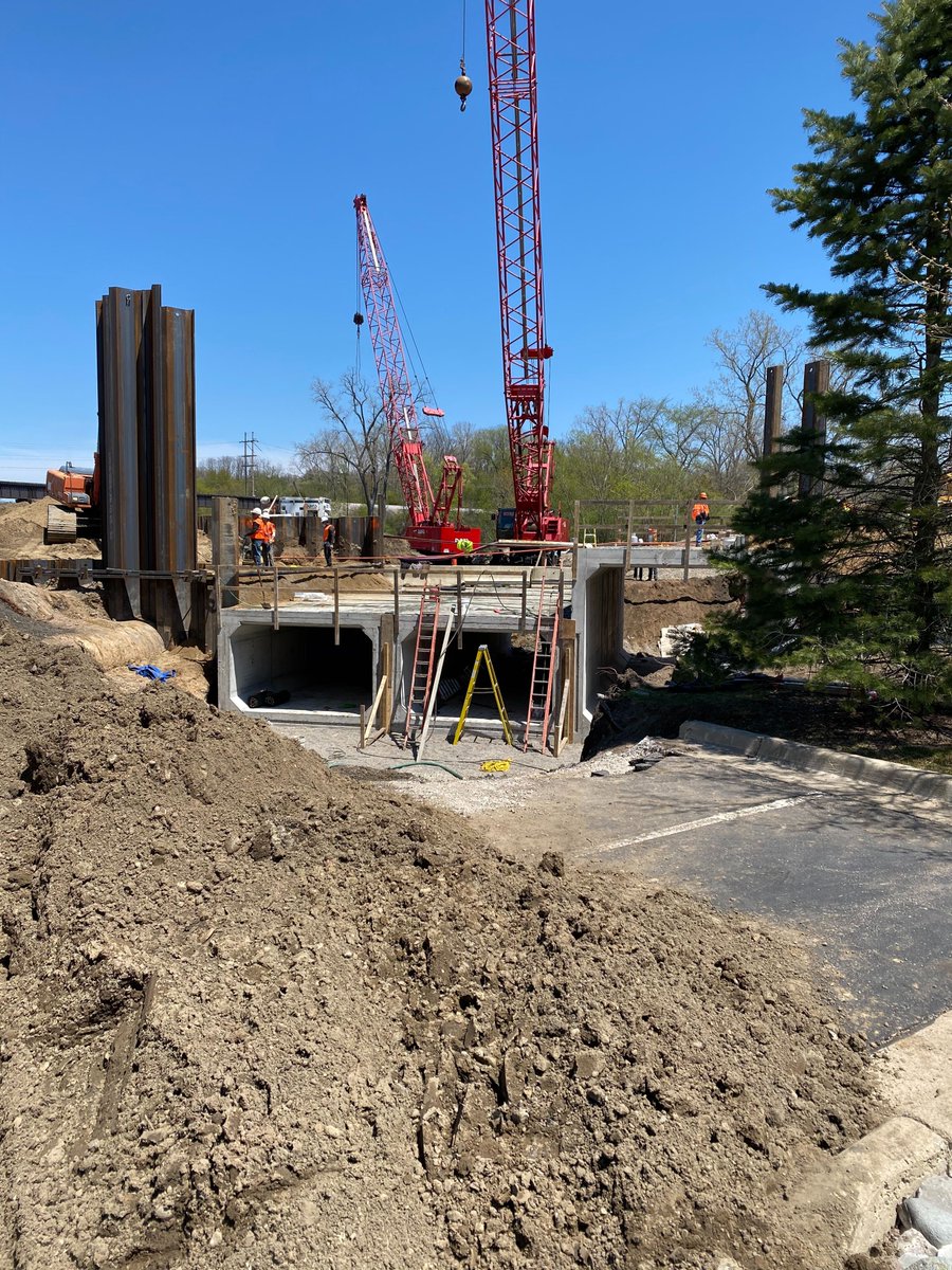 miwats's tweet image. We are monitoring progress on the Allen Creek Berm opening in Ann Arbor today and wow what a sight to see! #whilewalking #allencreekberm #construction #welovetransportation