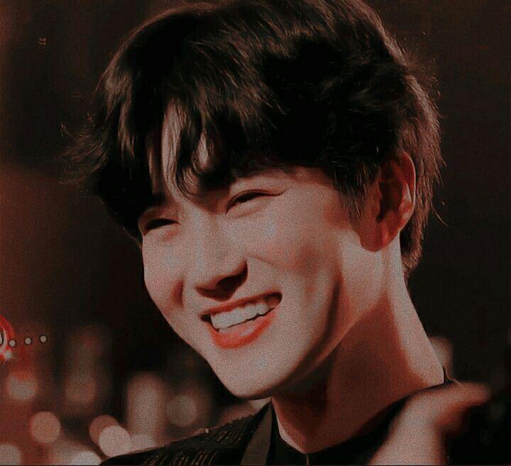 Promise_191119L's tweet photo. @BasmalaExo2 @Noran13670369 @L_190116 @esraa740 @iiiexou @6xkls @rayeol614 @SaraEss28674871 @ChanRem61 @exono_on @Zharaa74760453 @Nourmh__ @EmanEXOL6 @weareoneEXO "الاكسوال هم الكون الحقيقي خاصتي"
كيم جونميون💖
وانت الكون خاصتنا :"
#suho 
@weareoneEXO https://t.co/yh6LWDtaYQ