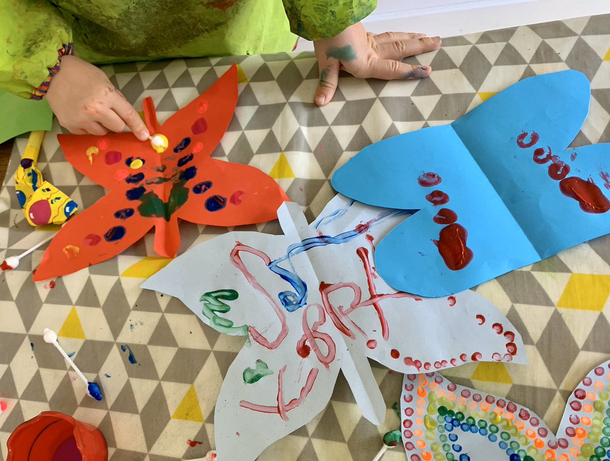 bec_twiston's tweet photo. @ardeleyschool  And some art too 🎨 https://t.co/FdMJZj9v4O