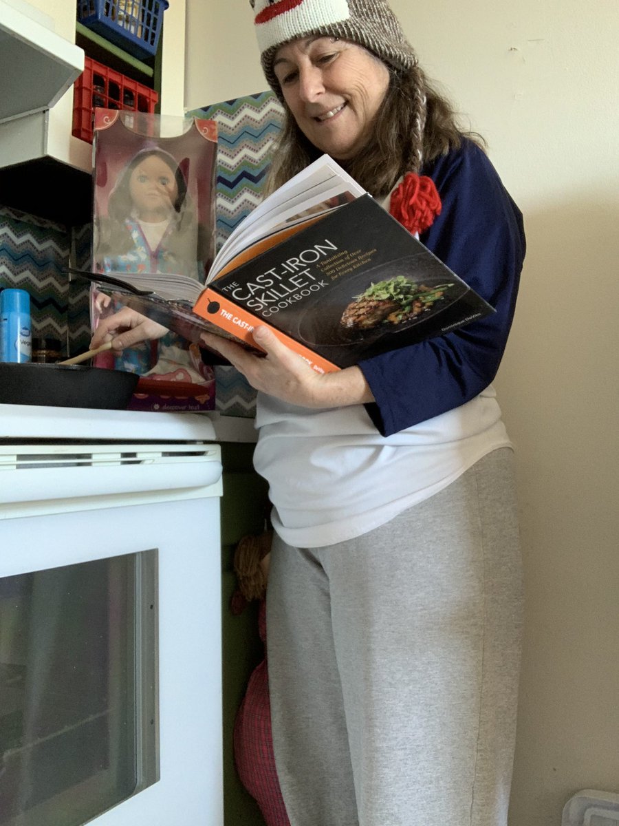Runfreenow1's tweet photo. #Room31 Day 2 Books with Besties: Many types of books to read.  Cooking with my sister. Traveling book with my children and grandchildren. Learning words with my plants @JJESOwls https://t.co/GKsqgsVqWK