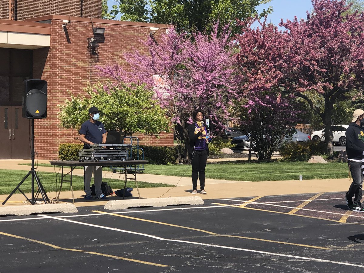 CassandraBrack7's tweet photo. Huge hats off to Mrs. Dowd and all the staff and admin that put this together! You guys are the best! https://t.co/lDtj4KfBhl