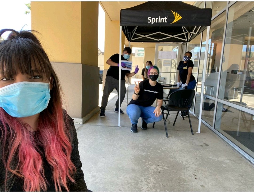 Diana and our Southbay San Diego #Sprint team rocking some new magenta do's!  Getting ready to rock  for #NewTMobile! @SRossGreen @DianaSa71905877 !