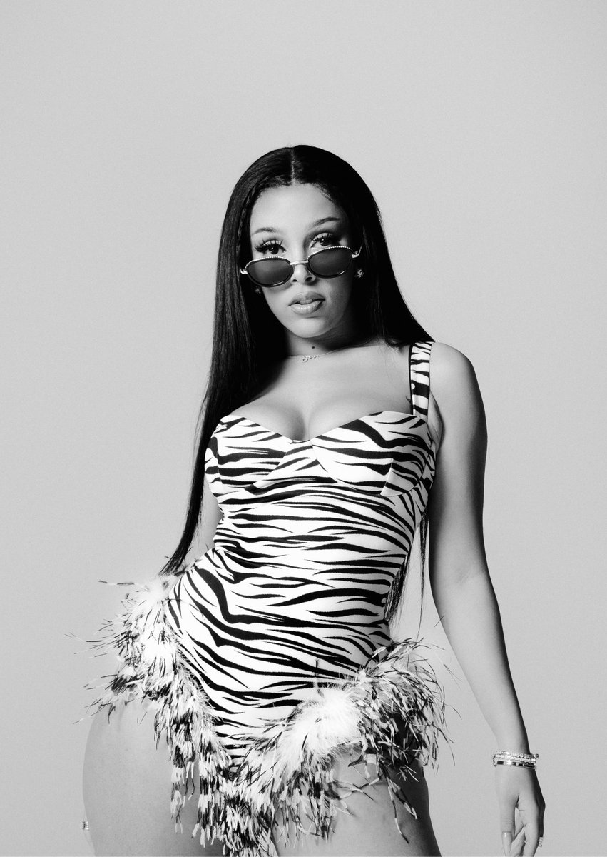 NewestMagazine's tweet photo. Doja Cat for V Magazine https://t.co/X6ddalhHsy