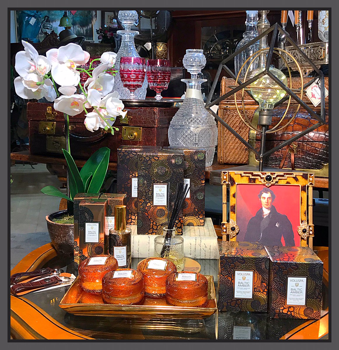 JZRoseStore's tweet photo. BALTIC AMBER by @voluspacandles @JZRoseStore! #curbsidepickup  #notesofamberresin #Sandalwood  #vanillaorchid #allthingsbeautiful https://t.co/FI12fdvGha