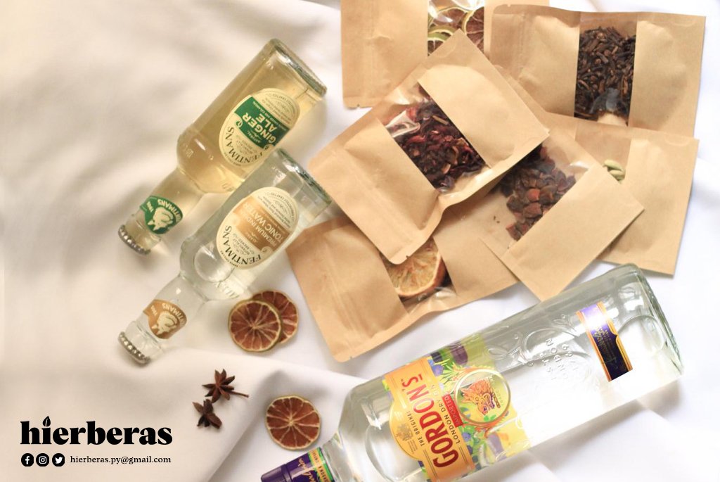 hierberas's tweet photo. Gin y demás hierbas🍃La caja tiene:🌱1 plantin aromático 🍸Una botella de ginebra 🍾2 botellas de Agua Tónica 🍃7 Variedades de especias para macerar:
*Flor de hibiscus y canela *Cardamomo *Clavo de olor *Anís estrellado *Naranja deshidratada *Limón deshidratado. Precio: 160.000 https://t.co/SmmQXVgCwk