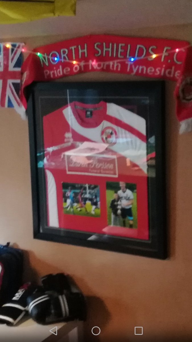 mouseyf76's tweet photo. @GazBainbridge @daytona_dave Need a signed shirt now, don't let the capt steal the limelight! #TeamJackmancave https://t.co/KcW9SywxpT