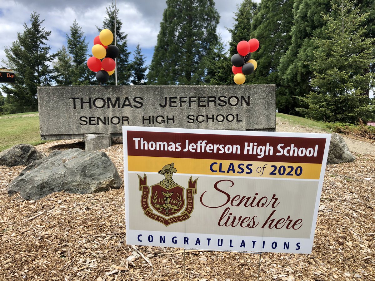 FWPS210's tweet photo. .@TJHSRaiders seniors, your bright futures await! #Classof2020Strong #RaiderGrad https://t.co/rdWuV79ftv