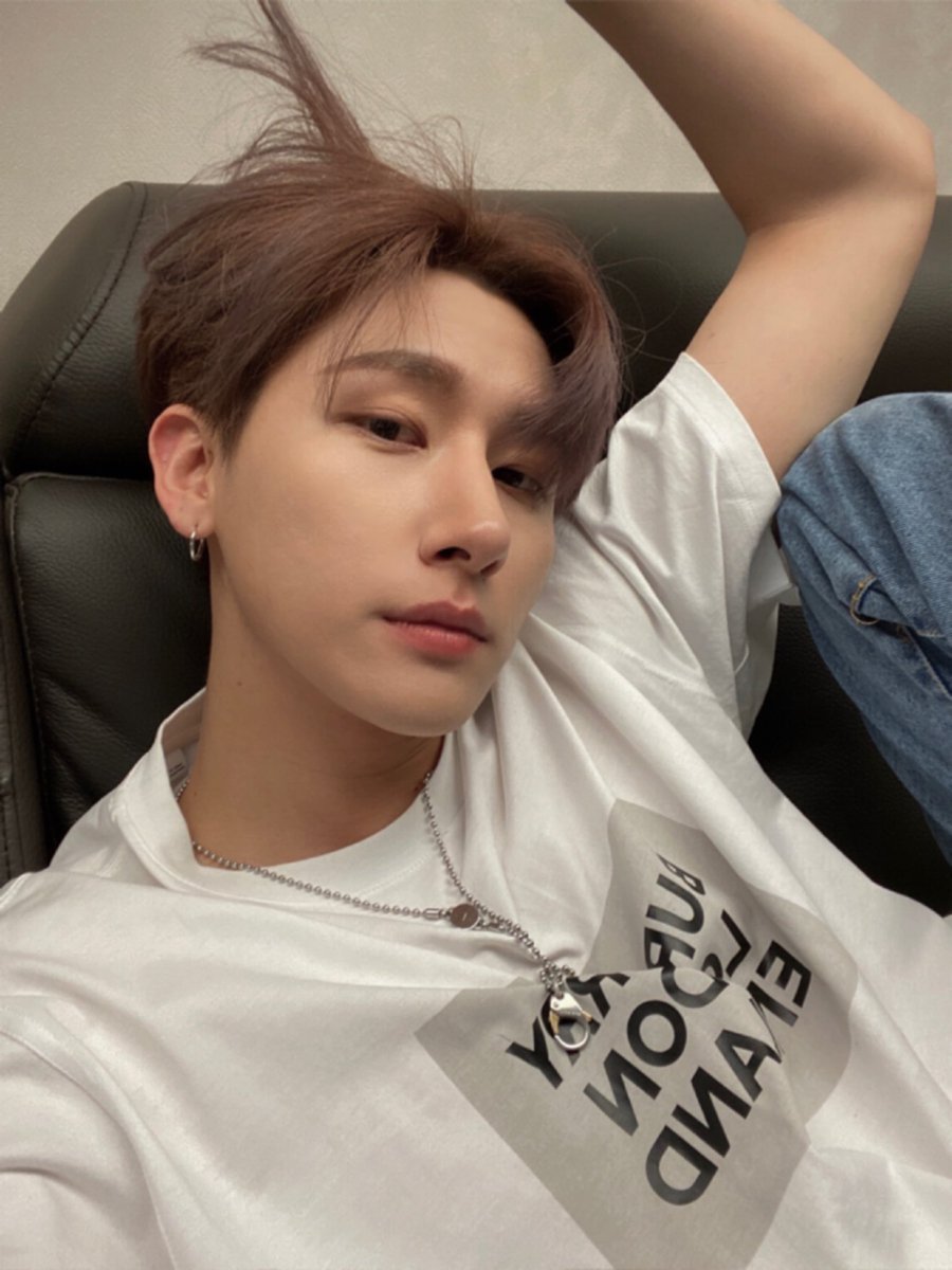 Thank u Changkyun for ur sweet and deep voice(horizon calms me down), ur all work(producing, lycris, translation),voicing ur opinions.U were my 1st bias(Wonho stole my heart after)I feel so connected to u because we have a lot of similars personality traits  #MonstaX5thAnniversary