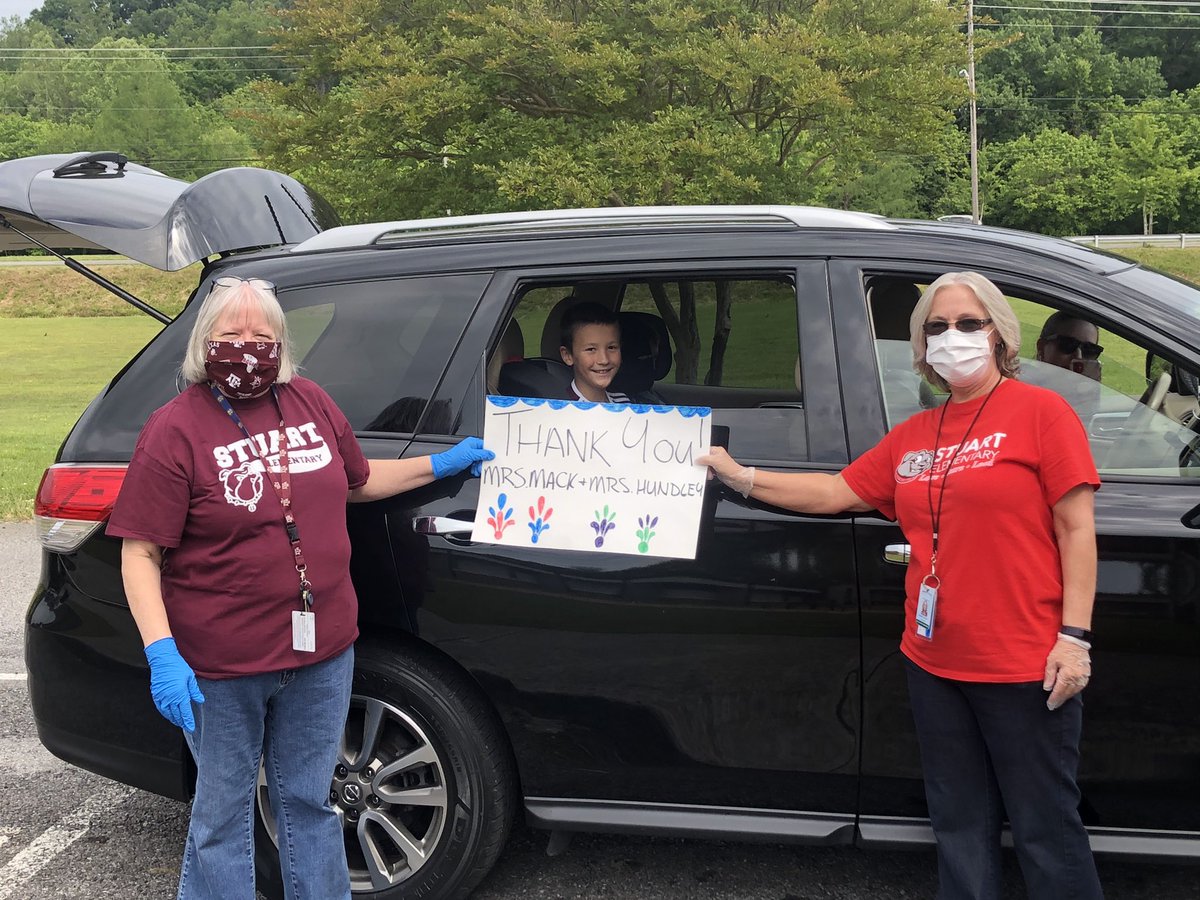Stuartbulldogs's tweet photo. Our faculty and staff are ready to see you, so we can give you you’re personal items from the classroom. We will be at the school until 6pm. Come by and say hi! #RISECleveland https://t.co/oMy1x4mjyg
