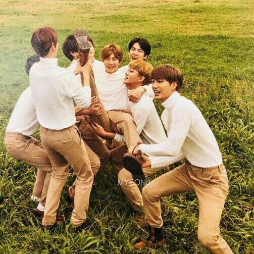 ChanRem61's tweet photo. @BasmalaExo2 @Noran13670369 @L_190116 @esraa740 @iiiexou @6xkls @rayeol614 @SaraEss28674871 @Sara_bayuomy5 @exono_on @Zharaa74760453 @Nourmh__ @EmanEXOL6 @weareoneEXO "الاكسوالز هم الكون الحقيقي خاصتي💖🌻"
بيون بيكهيون💖
#준면아_영원이란게있다면_우리얘기일거야
#준면이_기다리는시간도_행복해 #SUHO 
@weareoneEXO https://t.co/REI08RuOhb