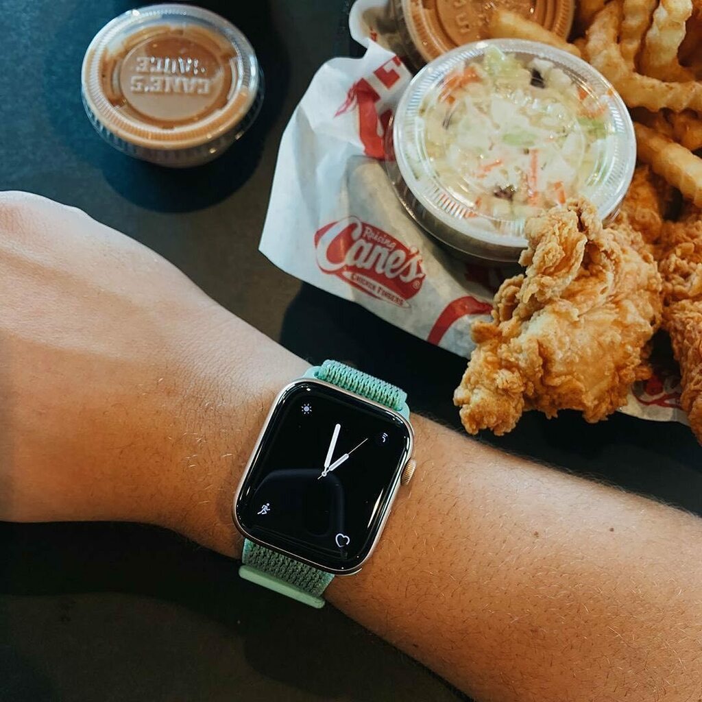 strapisto's tweet photo. Lunch Break 🍗⌚️🥤 by @applewatchandfood⠀
⠀
#applewatch #applewatchseries4 #applewatchseries3 #appleproducts #applelifestyle #applelite #passionpoulet https://t.co/OfCqCxx3Lc https://t.co/LjtuJbzoB2