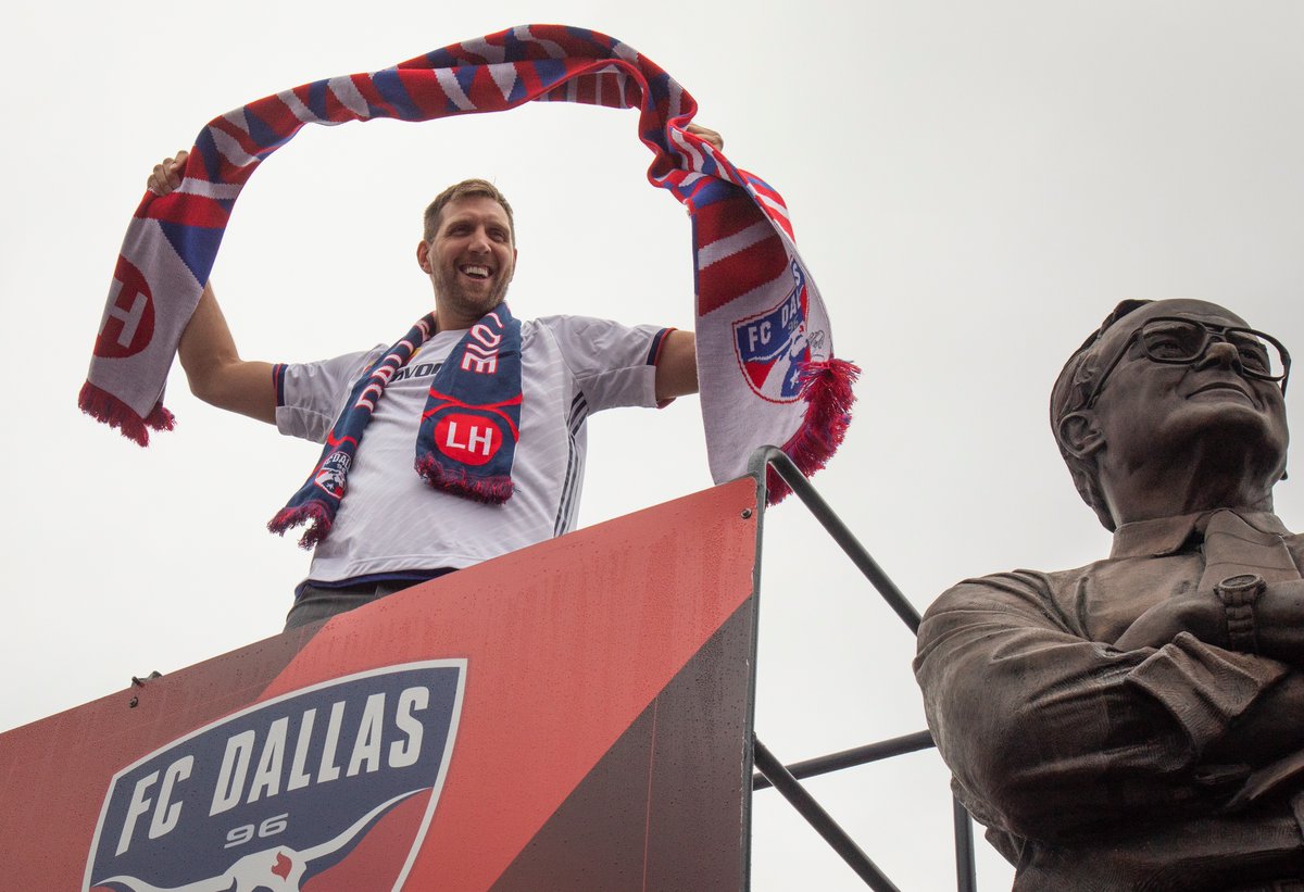 FCDallas's tweet photo. Forever a Dallas legend. 🐐
#2011Rewind // @swish41 https://t.co/pJMXAoneOS