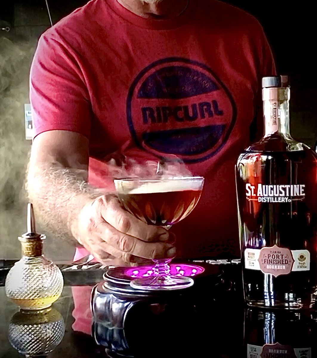 LewSmokin's tweet photo. Happy #worldcocktail day... What’s everyone drinking? 🥃💨 https://t.co/q5oHSG4niW