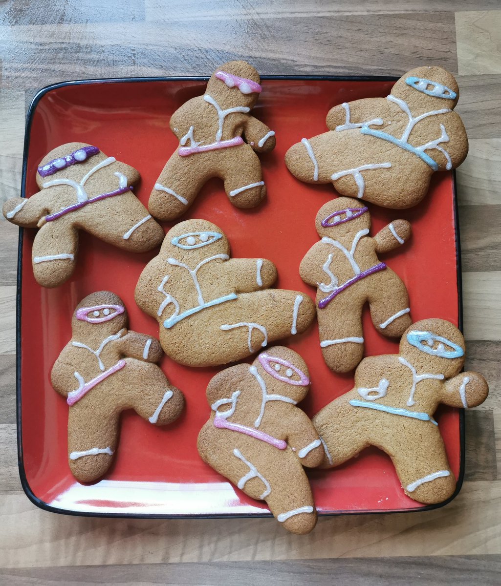 Neutronblonde99's tweet photo. So, apparently I'm just going to bake and listen to @wearetidelines and @SKERRYVORE until the end of time! #ninjabread https://t.co/9XUDwhWHDa
