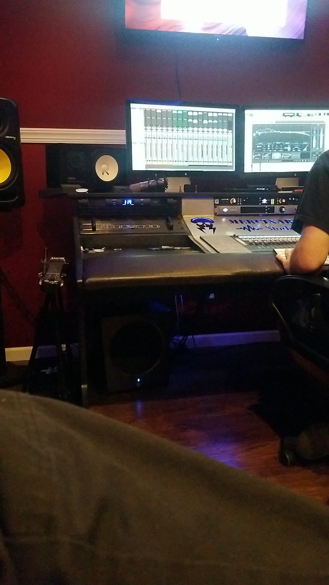 the thrown tweet media