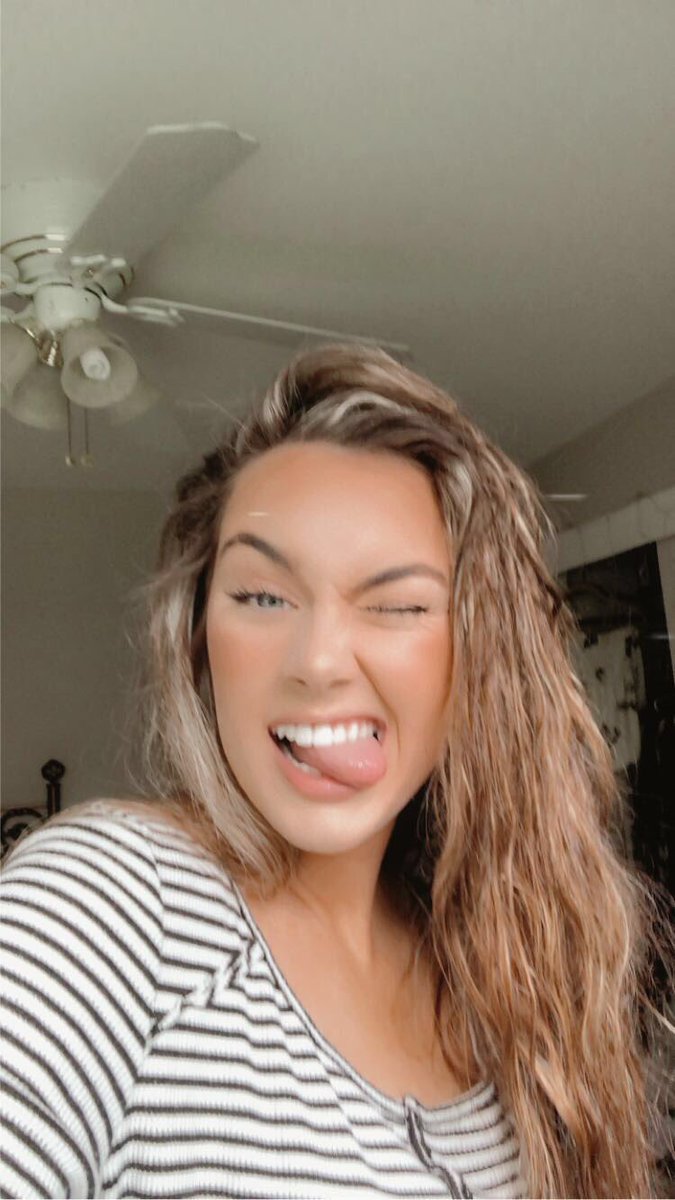 MadisonShipp_'s tweet photo. Another day of getting ready to go nowhere🦩 https://t.co/yI6yOcPiiP