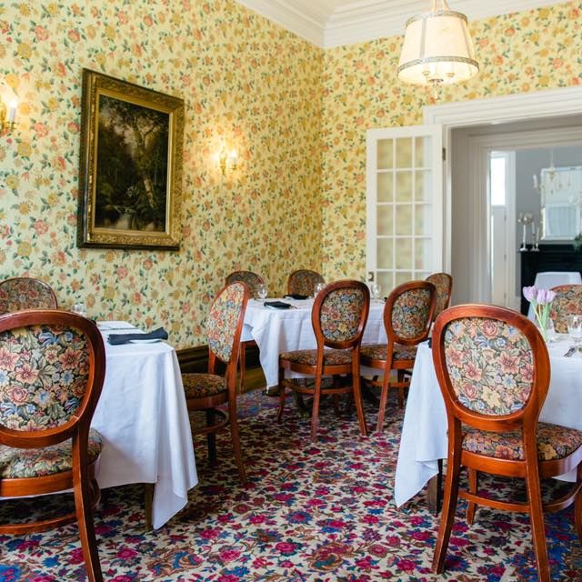 ShadowLawnInn's tweet image. Have you checked this out? Our first reservations for dining in-house are this weekend- Friday and Saturday. conta.cc/2YU0luk