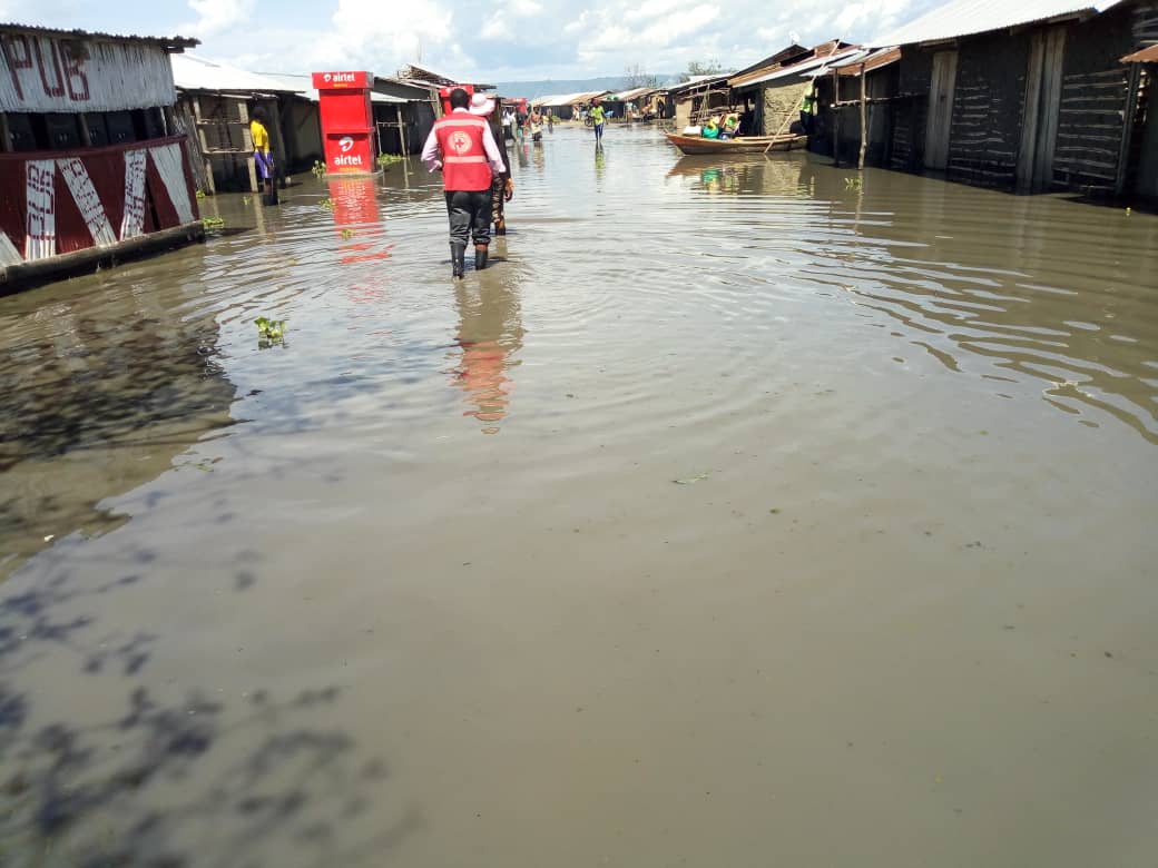 UgandaRedCross tweet picture