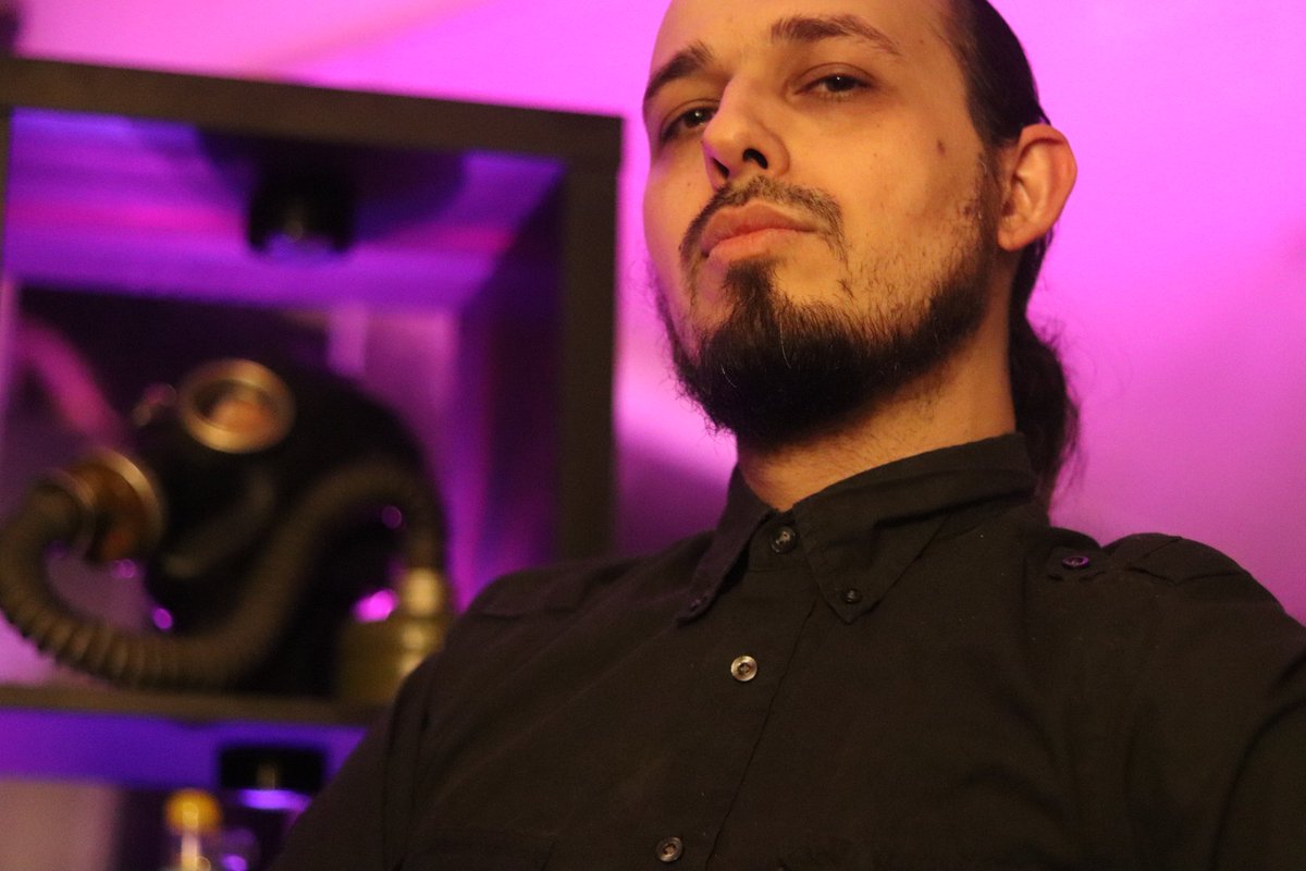 FatherSeru's tweet photo. Father Seru is ready 😈🤘Lets have some fun in Warzone. Playing with my boys on https://t.co/9ecuBqZRug @SmallStreamersC @rtsmallstreams @sme_rt https://t.co/8f5mkpfEzi