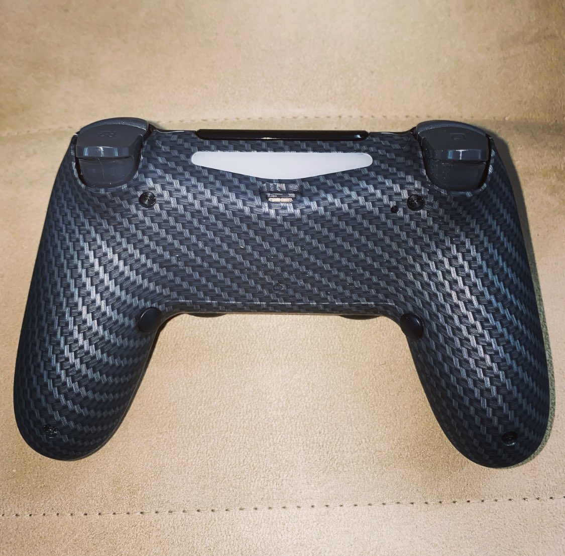 SpaceLy's tweet photo. 🚨CONTROLLER GIVEAWAY‼️

GIVING AWAY A BRAND NEW @BattleBeaverC PS4 CONTROLLER

Must - Follow @BattleBeaverC &amp; @SpaceLy
+ 
RETWEET and LIKE this tweet! 

Announcing winner on 05/27/2020! Good luck homies 👍🏼 RUN IT UP https://t.co/2Okhf3PkDb