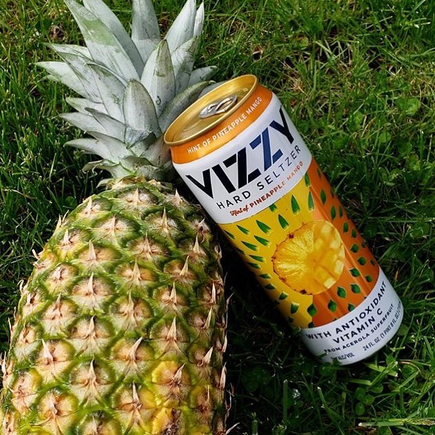 HolidayBevInc's tweet photo. 100 calories, 2g carbs &amp; the only hard seltzer made with antioxidant Vitamin C from superfruit, acerola cherry. That means it’s good for you, right? 🍍🍻
@vizzyseltzer | Hard Seltzer
Pineapple Mango | ABV: 5.0%
#whatsnewwednesday #indianapa #welovebeer #supportlocal https://t.co/VlAzTr0NX2