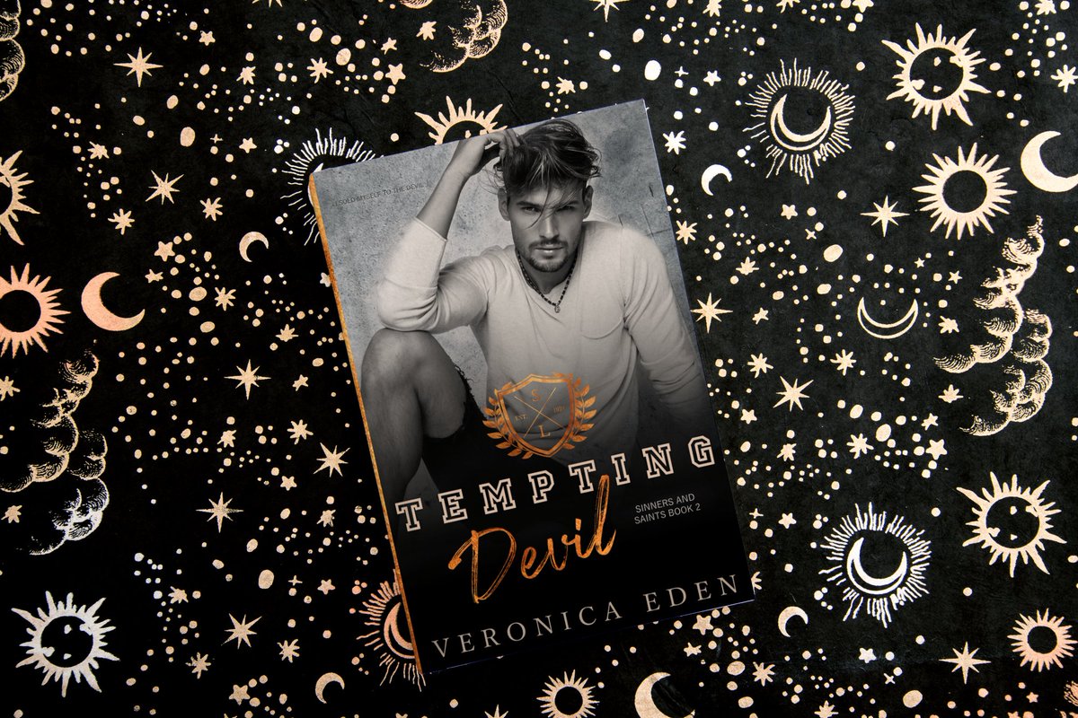 vedenauthor's tweet photo. New #darkromance release: Tempting Devil

★★★★★ “A dark, intense burn romance story.” — Goodreads Reviewer

Amazon US: https://t.co/VACLliiOe2
International: https://t.co/nq8I7lTLJK
Add to TBR: https://t.co/zm9lmYQAsX https://t.co/TuG1S9RqXY