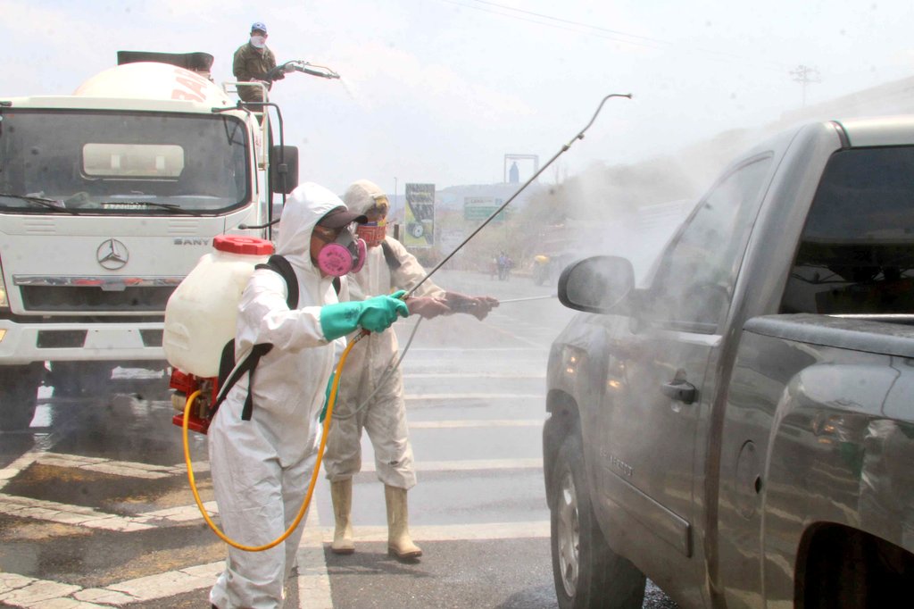 gestionperfecta's tweet photo. #13May Desarrollamos 5ta Jornada Nacional de Desinfección desde el Peaje El Cardenalito de Barquisimeto estado Lara. Trabajo en conjunto con @Barrio_Tricolor, asegurando la limpieza e higiene de las arterias viales y vehículos. #VenezuelaConcienciaProductiva https://t.co/oVOBIzFmeh