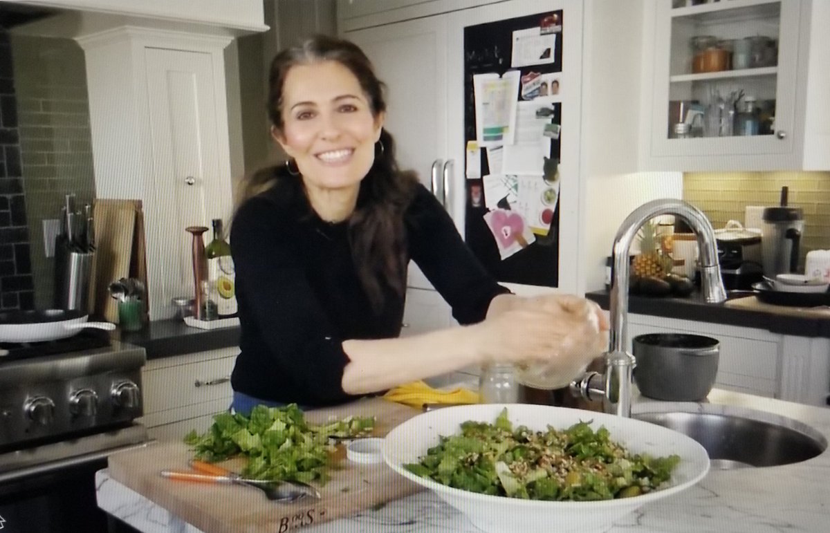 HorsingAroundLA's tweet photo. Cookbook Author @pamelasalzman creating a refreshing &amp; nutritious Marrakesh salad with vulgar &amp; dates from her newest cookbook #quickerthanquick! She made a Wild Salmon CA Bowl too. YUM!

Get it now! --> https://t.co/CWByM0Lend

 #pamelasalzman #MelissasProduce @MelissasProduce https://t.co/27o77V9P8x