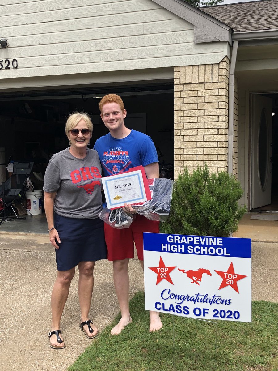JaneRose50's tweet photo. On behalf of GHS faculty and staff, congrats to our Mr. and Miss GHS ⁦@Phillip_Hood28⁩ and ⁦@meredithhenryy⁩  #ghsunity https://t.co/9qPOGA1Vef
