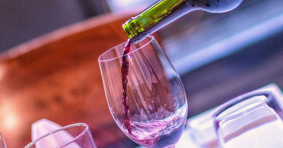 FlorianaDC's tweet photo. What's for dinner? Italian, of course! Elevate your evening at home with Floriana to-go, paired with an elegant bottle of wine from our carefully curated wine list, available now at special pricing. Call (202) 667-5937 to place your order. #floriana #DCitalian #DCtogo https://t.co/QbrzPtBdwt