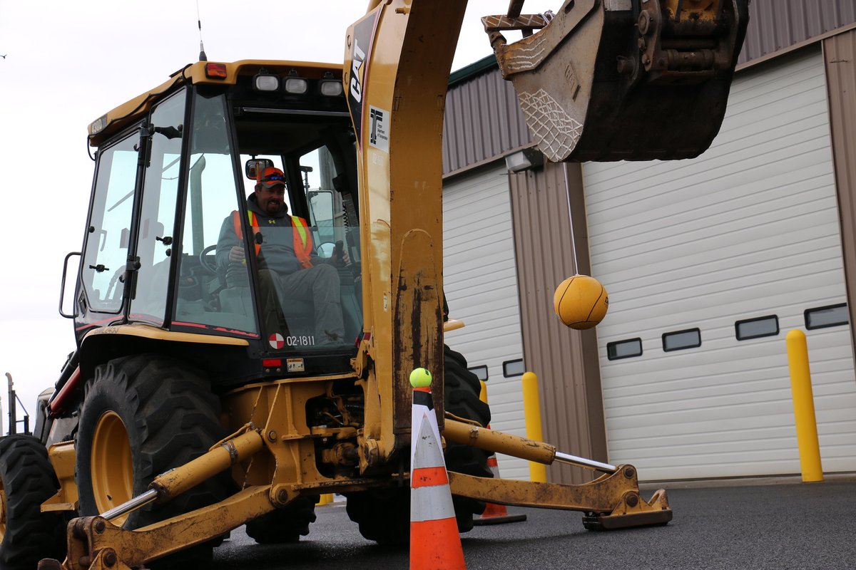 OregonDOT's tweet photo. #SafetyBreak allows us to pause and focus on identifying workplace hazards. We also use this time to refresh our knowledge and training. Some of our teams give safety presentations, adjust desks for ergonomics, or practice their fine equipment skills. #Safety #WorkplaceSafety https://t.co/QVGPY5Fphl
