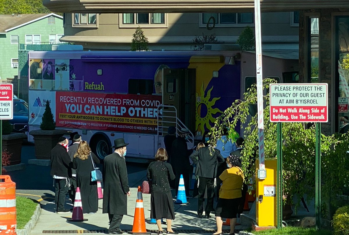 Line at New Square’s <a href="/RefuahHealth/">RefuahHealth</a> to donate Plasma to help those infected with #COVID19.