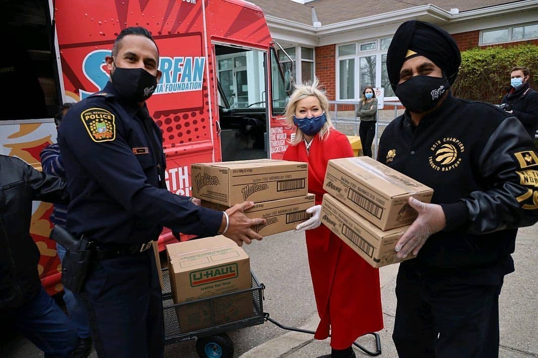 Nice to see @superfan_nav and @PeelPolice wearing our masks. They look good on you guys!

📸 cred: @BonnieCrombie

#mealsonthemove
