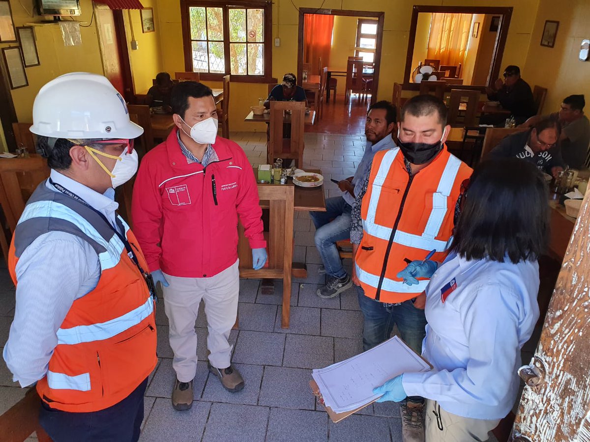 "Debemos velar por la salud y seguridad de nuestros trabajadores", seremi <a href="/AlvaroLeBlancT/">Alvaro Le Blanc</a> en proceso de fiscalización a empresas contratistas de #MaríaElena en conjunto con <a href="/DirecDelTrabajo/">Dirección del Trabajo</a> <a href="/MOPAntofagasta/">MOP Antofagasta</a> <a href="/SeremiSalud2/">Seremi Salud Antofagasta</a>
