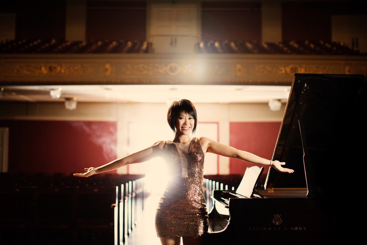 YujaWang's tweet photo. I had a great time on last night's broadcast of "At home" on @classicalkus in partnership with the @laphil. Tonight I will share another curated playlists &amp; continue my discussion of life at home with @brianlauritzen. Tune-in at 6pm PDT.

🔗 https://t.co/EWCKeNZyoL

📸 J. Wesely https://t.co/hHQegS2PwO