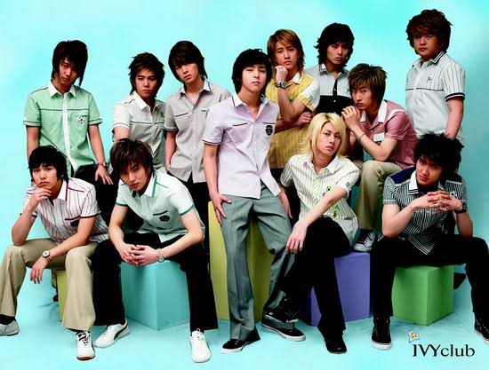 It was 2006, when Leeteuk and Heechul were 24... SJ just started debuted for a year. Miracle and U were a commercial success. They won their 1st award, and SM announced that SJ is a fixed unit. And teuk was in a fatal car accident.