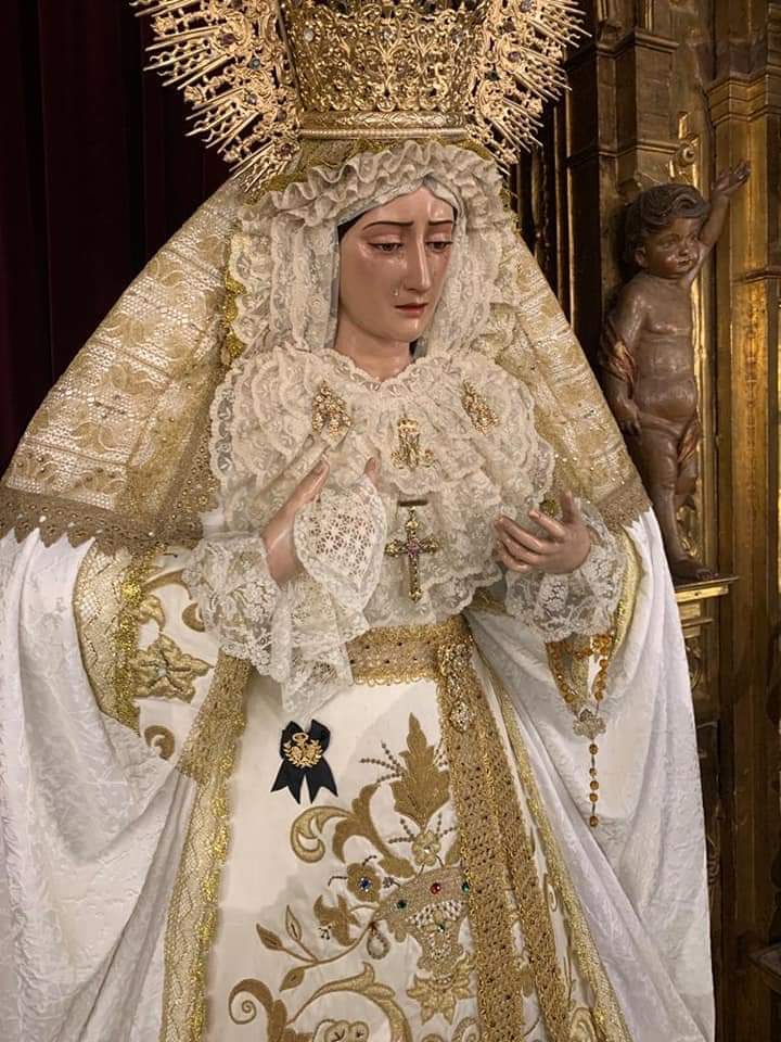 VeraCruz_Utrera's tweet photo. En el sendero de nuestras vidas, siempre nos acompaña, nos cuida y nos ilumina...

Así de espléndida aparece Nuestra Señora de los Dolores en la Capilla de San Francisco.

⚫ La Señora guarda junto a ella a todos los fallecidos por el Covid. https://t.co/hrynuHyIw7