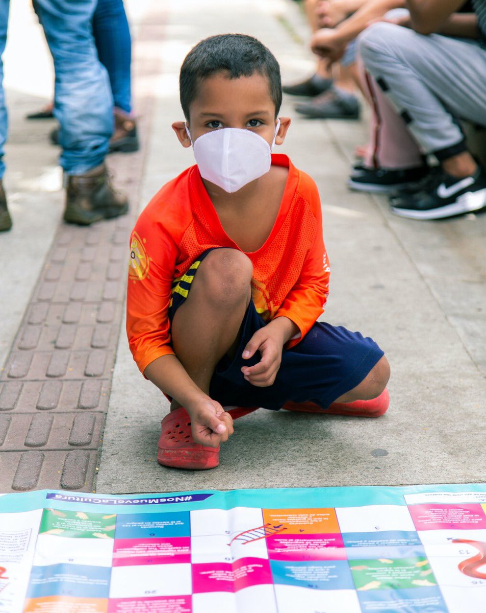 tototraveler's tweet photo. Hoy nace desde la subsecretaría de Ciudadanía Cultural, “alimentos para el alma” un kit de arte y cultura para la convivencia y la promoción de paz. Estaremos entregando 500 kits a inquilinatos, instituciones de protección y centros colectivos de alojamiento #NosMueveLaCultura https://t.co/lUZcnccK9f