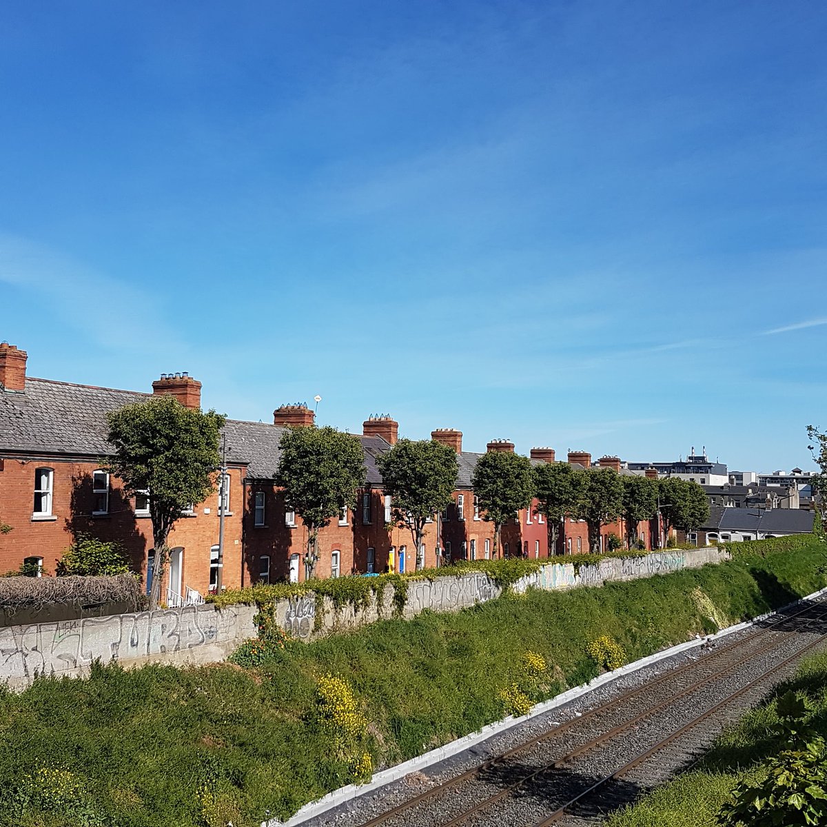 Fantastic to see the real side of Ballybough on tonights <a href="/RTEOne/">RTÉ One</a> with Bernard &amp; Marty. Genuine community spirit at its best. Well done to the ladies of The Bough #martyandbernard #neic #LoveDublin #upthedubs RT