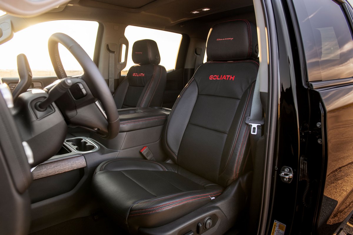 AutomovilMex's tweet photo. #Hennessey Performance ha anunciado el arranque oficial de la producción del paquete de modificaciones #Goliath700 para las #Chevrolet #Silverado y #GMC #Sierra, cuyos detalles están aquí 👉 https://t.co/cTSNit804M 👈 #ModificadosAP #EstiloDeVidaAP @ChevroletMexico @GMCmexico https://t.co/8OIzFCDTYj