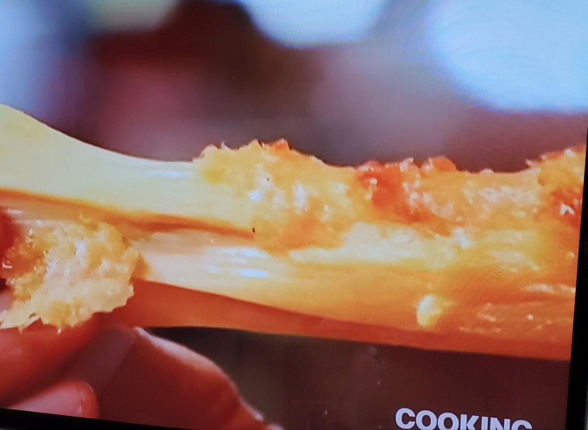 preZBiz's tweet photo. The @CookingChannel featuring @TheOldFashioned on #BestThingIEverAte makes me miss eating #FriedCheeseCurds in public. https://t.co/BvzhiuPNpT