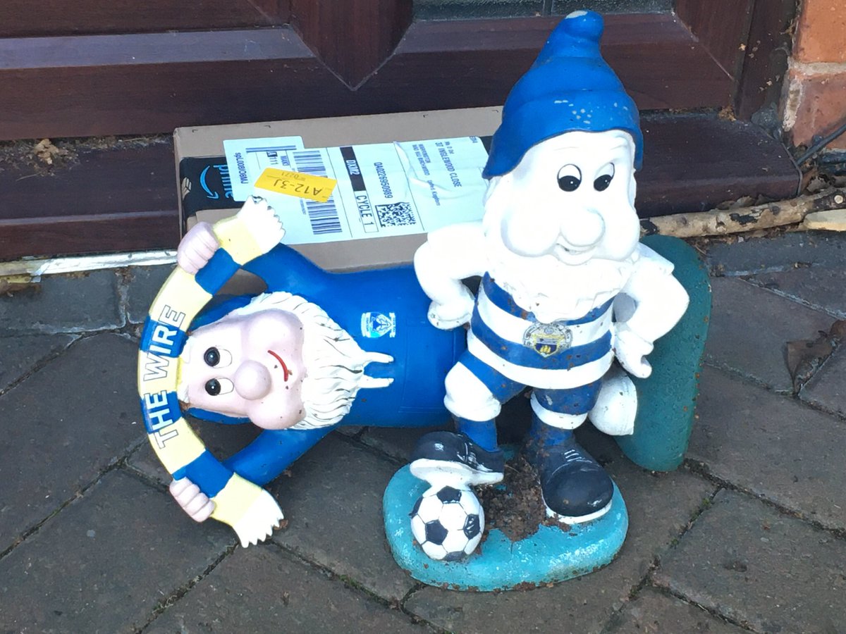 debiost's tweet photo. @Tom_D98 Delivery man used gnomes to guard my parcel!!! https://t.co/iZwLSrF2TG