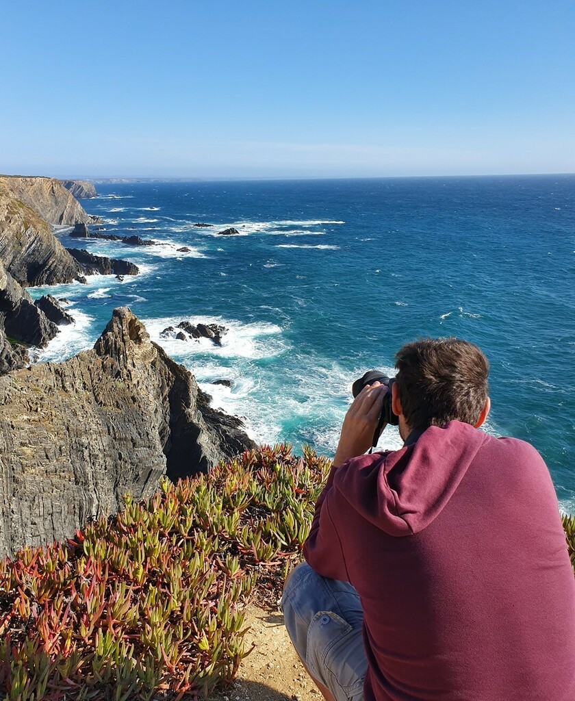 VisitEvora's tweet photo. 🇵🇹🇧🇷 Têm belas fotos da costa alentejana ou preferem apreciar, simplesmente, a paisagem? 🇬🇧🇺🇸 Do you have beautiful photos of the Alentejo Coast or do you simply prefer to enjoy the landscape? .
.
.
.
.
.
.
#visitevora #costaalentejana #alentejo #visital… https://t.co/LX7LZTCyd7 https://t.co/mtUs0MEdOK