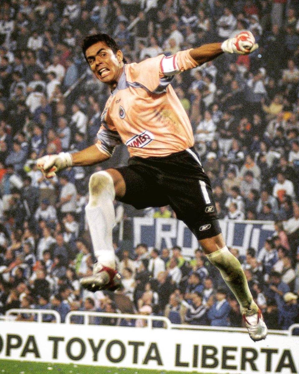 Historia_Chivas's tweet photo. 📸 #114DeChivas
1️⃣ @SanOswaldo_TD 🏆🐐🇫🇷
#HC2020 | #Chivas | #CHIVAFEST | #HistoriaSagrada | #RebañoSagrado | #ChivasDeGuadalajara https://t.co/RXA872fXwO
