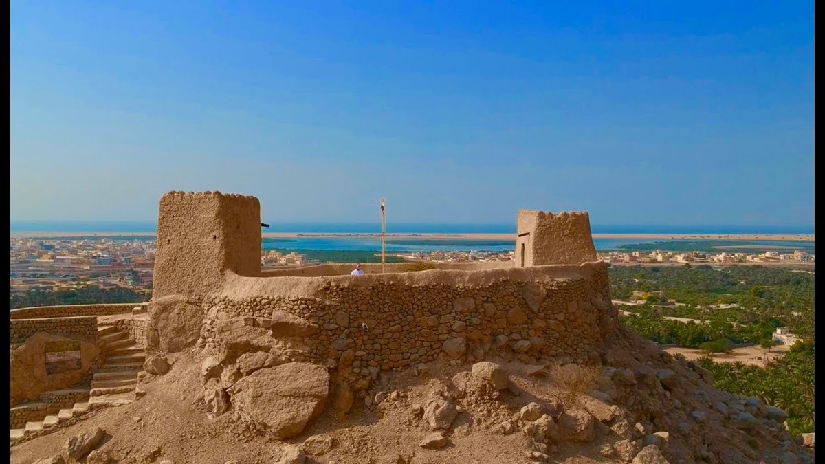LaurentD2C's tweet photo. @sabjrh Pour la plupart des gens #UAE = Abu Dhabi ou Dubai et city, même pas les alentours ! Y en a 7, Ras Al Khaimah, c'est superbe, artisanat, pêche, forteresse, nature... mais faut pas trop tarder parce que ça se développe très vite ! 
#Rak #visitRAK #UAE @menanews7 @menatolerance https://t.co/NlDXIGqUgm