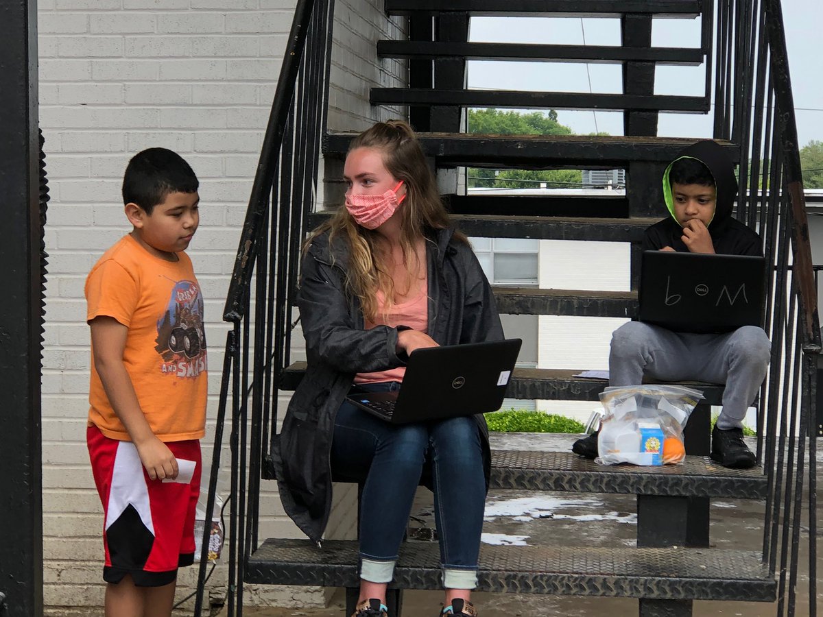 GlengarrySchool's tweet photo. While Glengarry teachers helped pass out food at our apartment locations, Ms. Talbott helped our students by logging them into and teaching about schoology and virtual learning! @MetroSchools https://t.co/P0vOcKfIHf