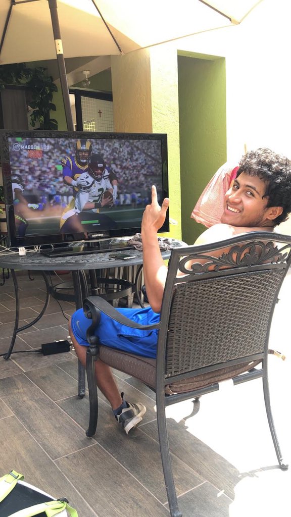 BorregosMex's tweet photo. Nuestro torneo de Madden ya avanza a la segunda ronda ! Nos mantenemos unidos.
#TecMex 
#Blueprint https://t.co/It7bmsRrn8
