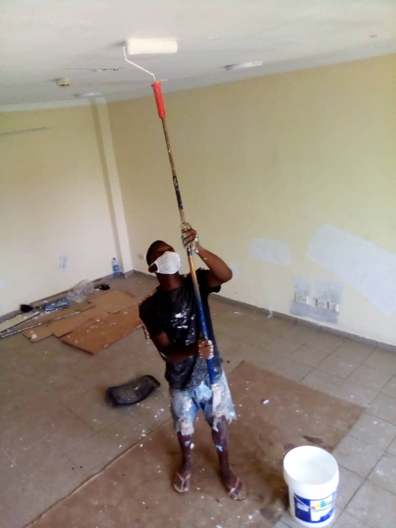 Joseph_erakhor's tweet photo. There's dignity in labour. Renovation at Stella Obasanjo Hospital Edo state Benin City. #PaintingWork  #MyHandWork Retweet Thanks https://t.co/9A3LtBMAIJ