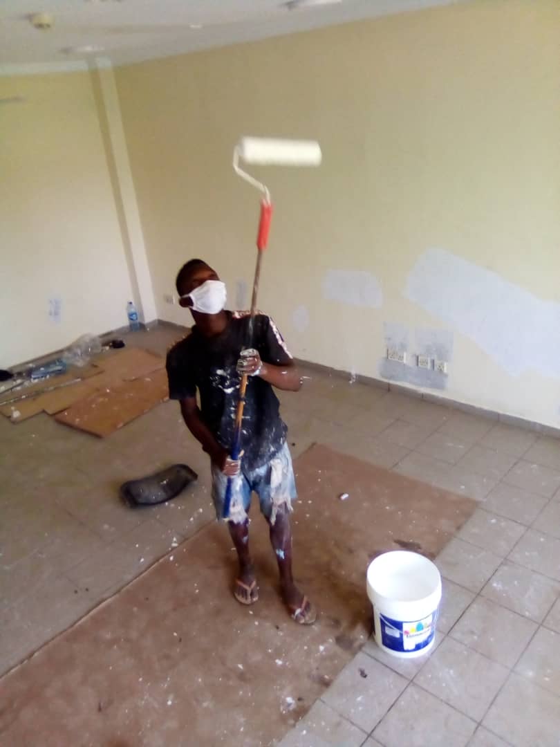 Joseph_erakhor's tweet photo. There's dignity in labour. Renovation at Stella Obasanjo Hospital Edo state Benin City. #PaintingWork  #MyHandWork Retweet Thanks https://t.co/9A3LtBMAIJ